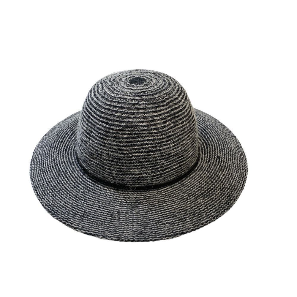 Gray hat  - Picture 5 of 12